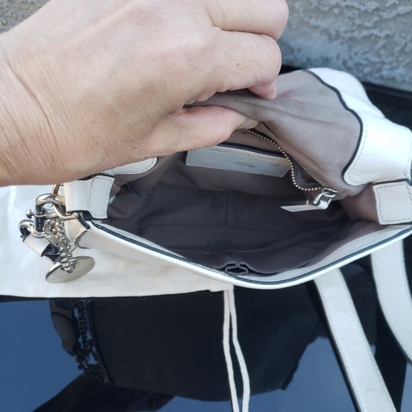 Marc Jacobs Empire City Leather Messenger Bag - Picture 16 of 16